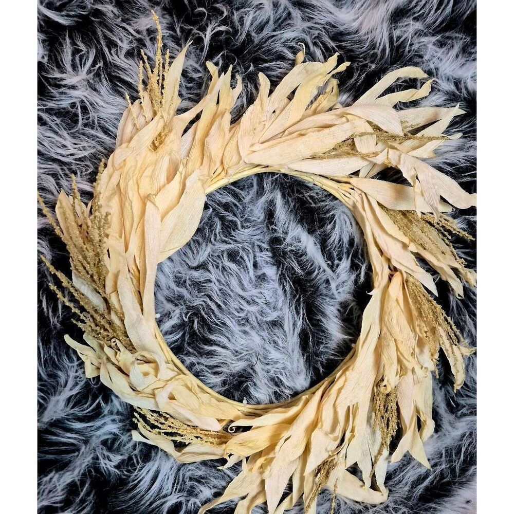 Corn husk wreath
